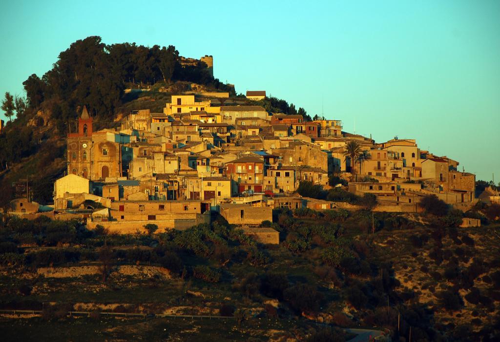 Experience Il Paesino Licodia Eubea Exterior foto