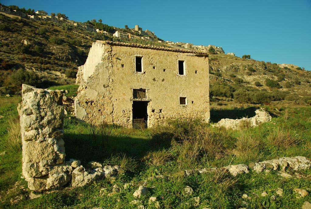 Experience Il Paesino Licodia Eubea Exterior foto